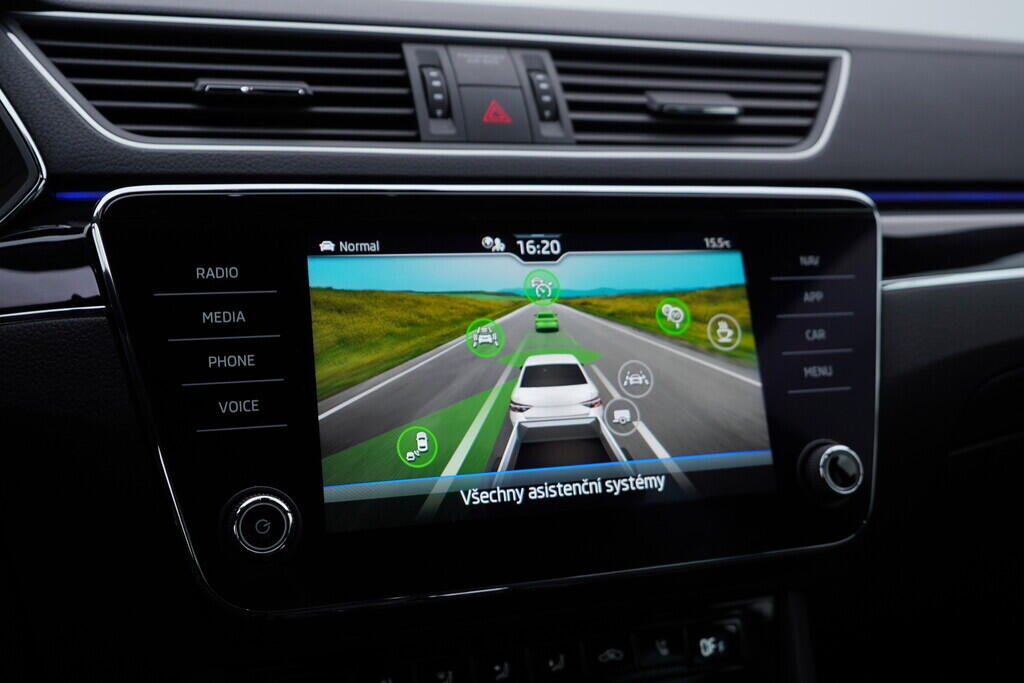 OV190V10051_35.webp_SUPERB L&K 2.0 TDI 147 kW automat, DPH