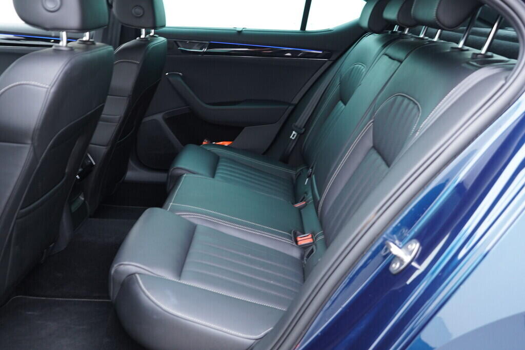 OV190V10051_40.webp_SUPERB L&K 2.0 TDI 147 kW automat, DPH