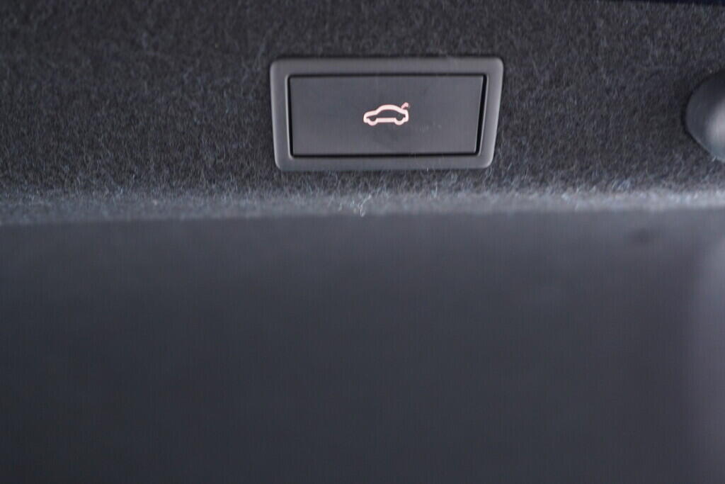 OV190V10051_41.webp_SUPERB L&K 2.0 TDI 147 kW automat, DPH