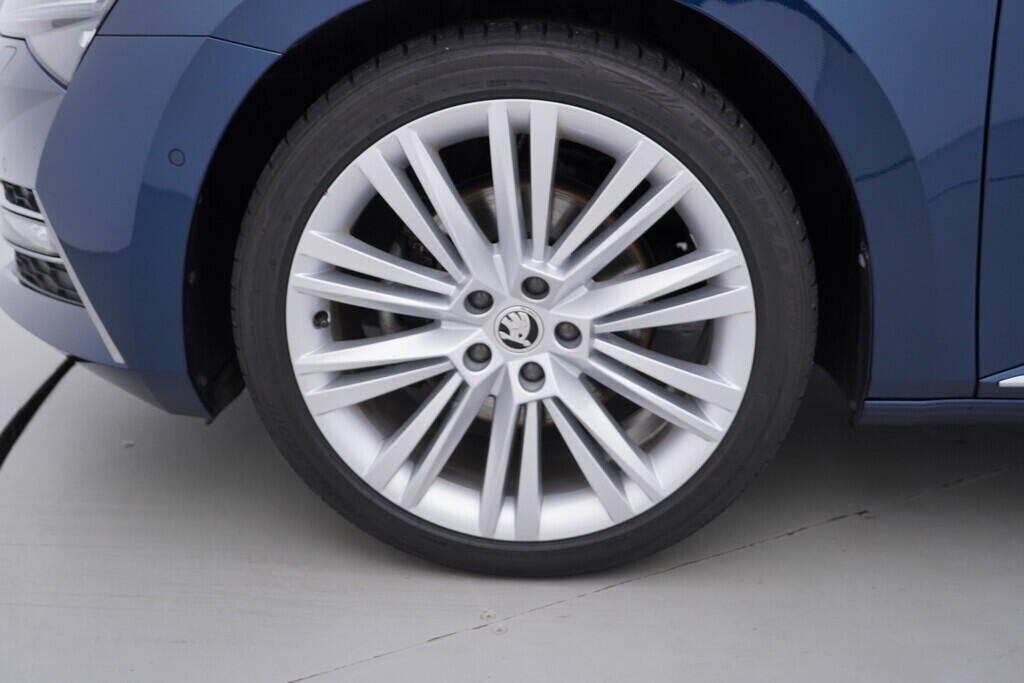 OV190V10051_47.webp_SUPERB L&K 2.0 TDI 147 kW automat, DPH