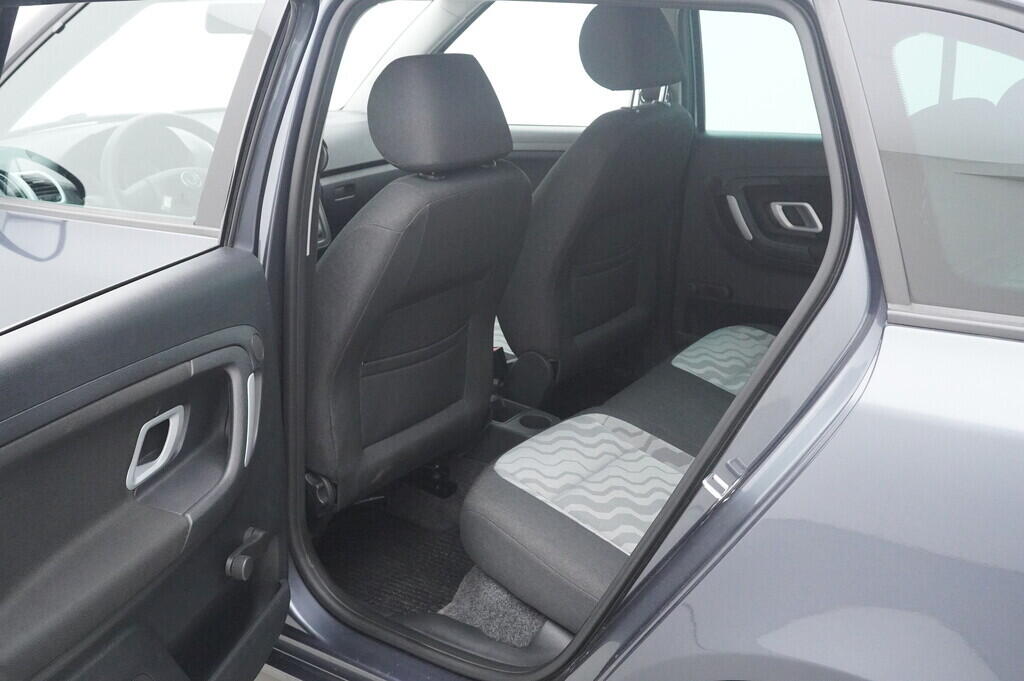 OV190V10053_33.webp_FABIA Elegance 1.6 16V 77 kW automat