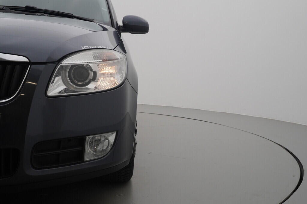 OV190V10053_38.webp_FABIA Elegance 1.6 16V 77 kW automat