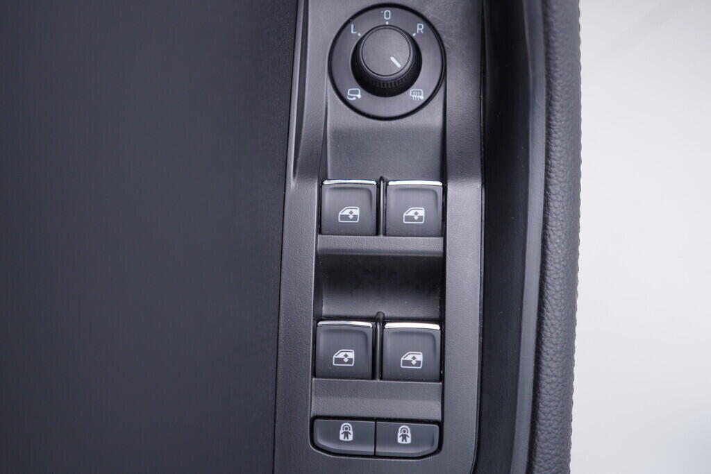 OV190V10055_20.webp_SUPERB L&K 2.0 TDI 147 kW automat, DPH