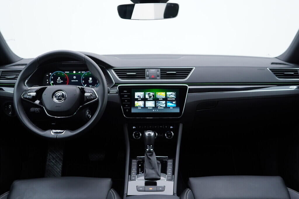 OV190V10055_29.webp_SUPERB L&K 2.0 TDI 147 kW automat, DPH