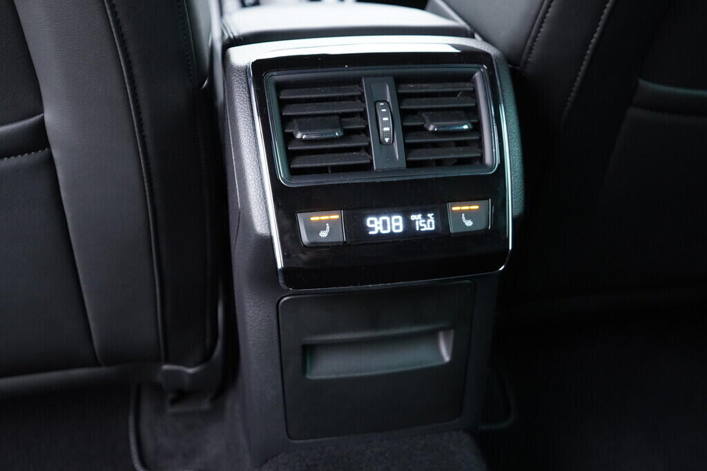 OV190V10055_40.webp_SUPERB L&K 2.0 TDI 147 kW automat, DPH