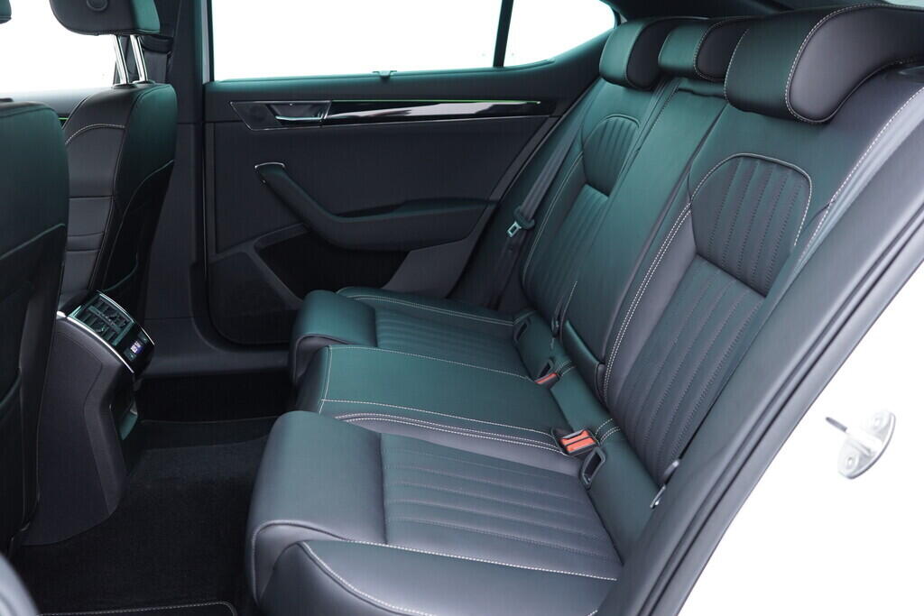 OV190V10055_41.webp_SUPERB L&K 2.0 TDI 147 kW automat, DPH