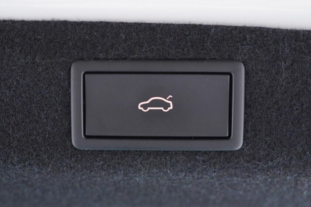 OV190V10055_42.webp_SUPERB L&K 2.0 TDI 147 kW automat, DPH