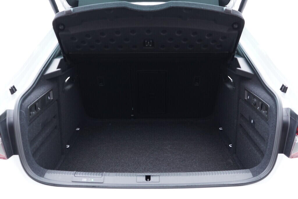 OV190V10055_43.webp_SUPERB L&K 2.0 TDI 147 kW automat, DPH