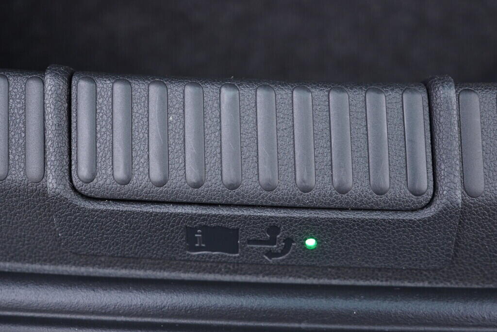 OV190V10055_44.webp_SUPERB L&K 2.0 TDI 147 kW automat, DPH