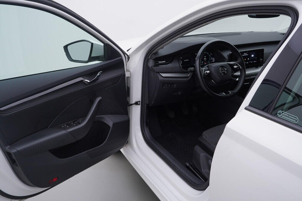 OV190V10056_18.webp_OCTAVIA Ambition 1.5 TSI 110 kW manuál, DPH