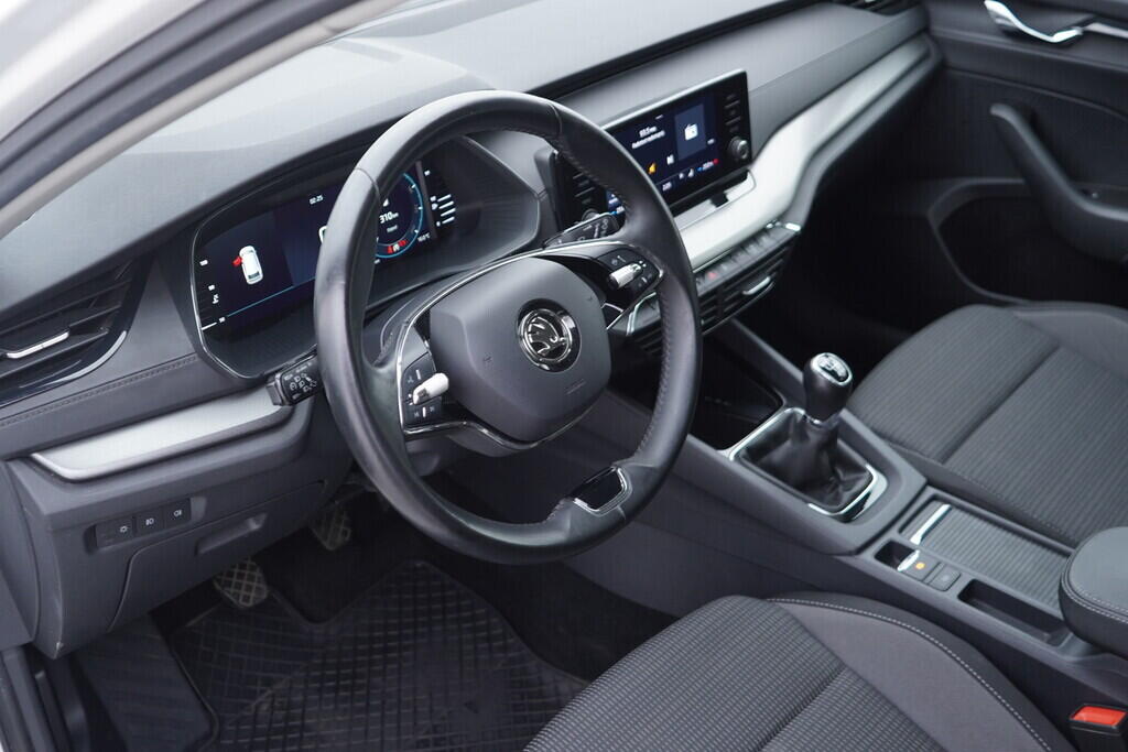 OV190V10056_21.webp_OCTAVIA Ambition 1.5 TSI 110 kW manuál, DPH