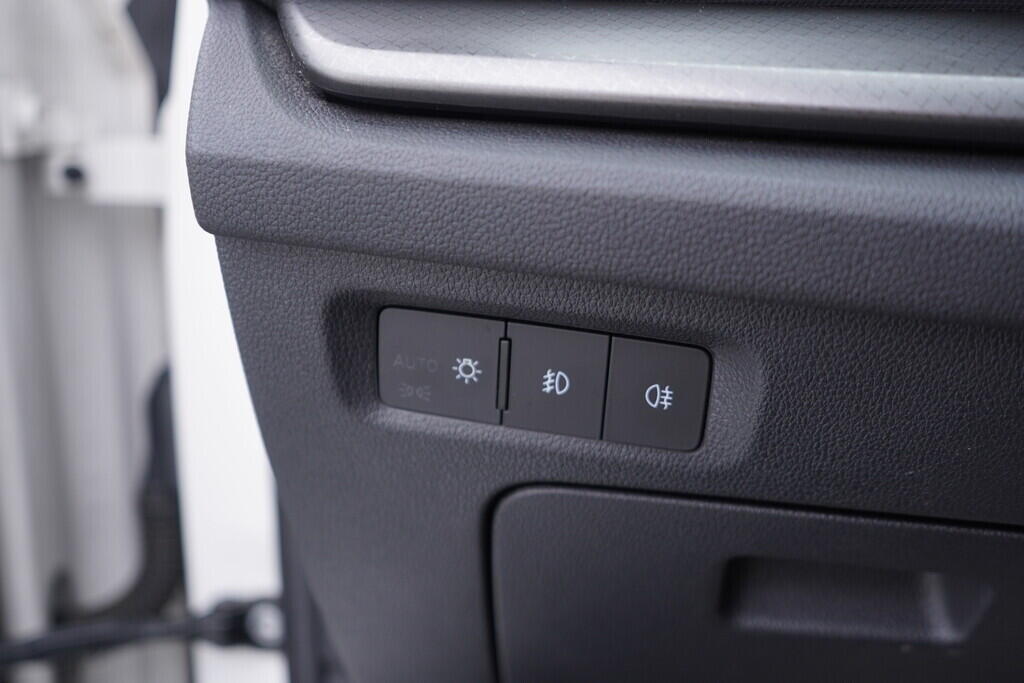 OV190V10056_25.webp_OCTAVIA Ambition 1.5 TSI 110 kW manuál, DPH