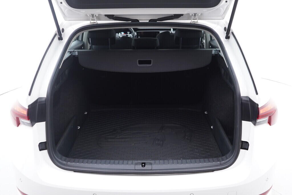 OV190V10056_38.webp_OCTAVIA Ambition 1.5 TSI 110 kW manuál, DPH