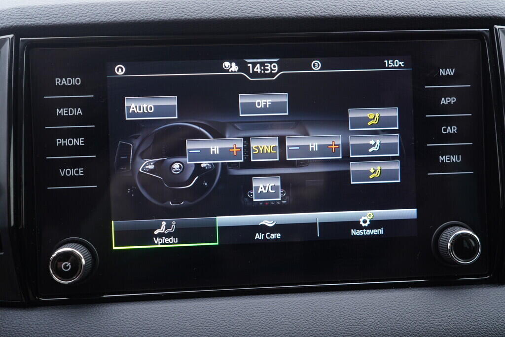 OV190V10057_30.webp_KAROQ Selection 1.5 TSI 110 kW automat, DPH