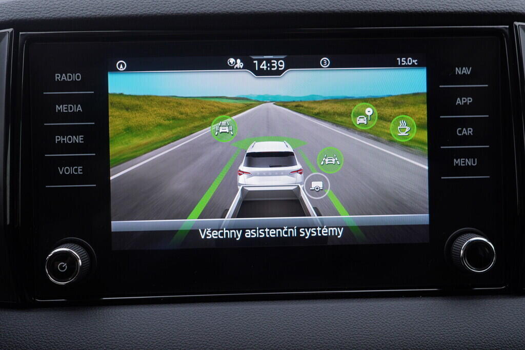 OV190V10057_34.webp_KAROQ Selection 1.5 TSI 110 kW automat, DPH