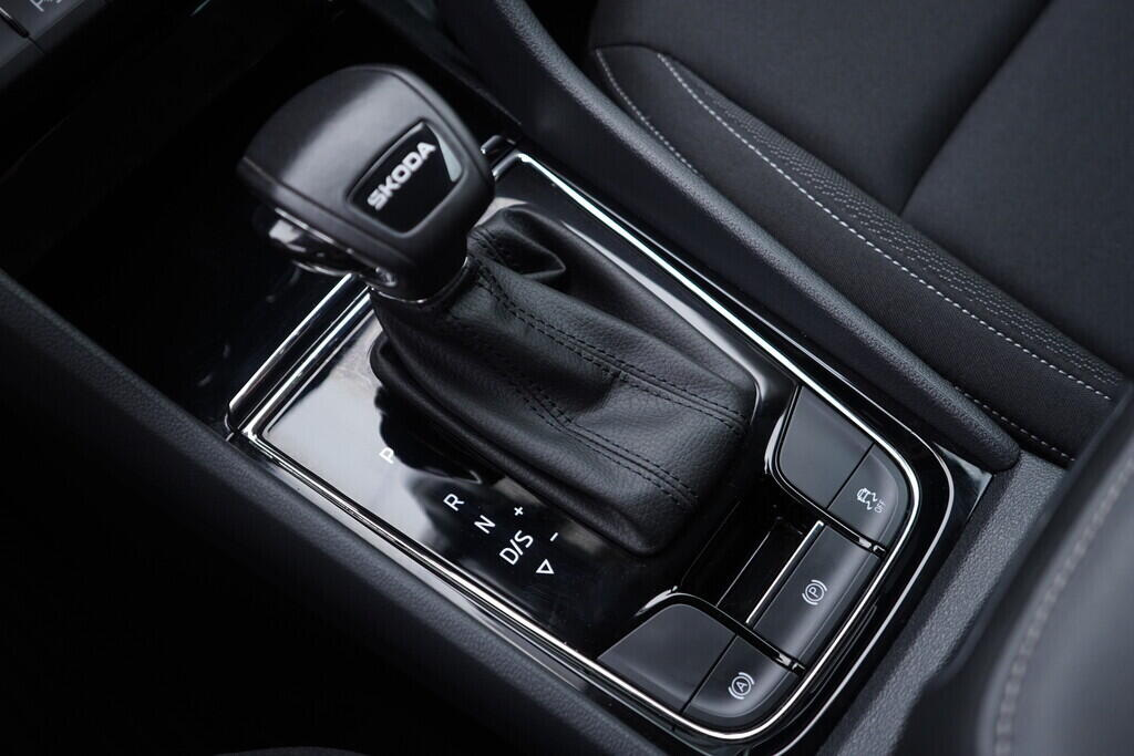 OV190V10057_36.webp_KAROQ Selection 1.5 TSI 110 kW automat, DPH