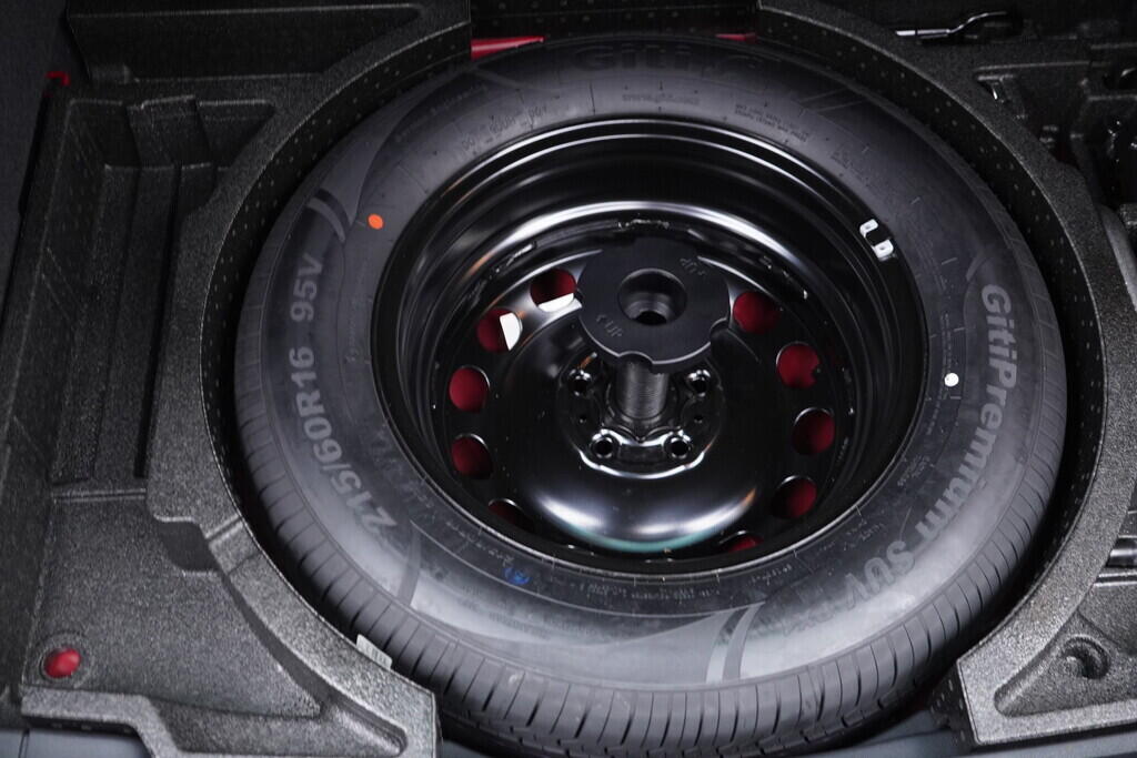 OV190V10057_41.webp_KAROQ Selection 1.5 TSI 110 kW automat, DPH