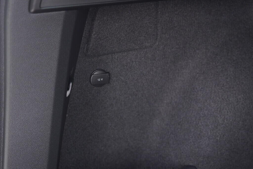 OV190V10057_43.webp_KAROQ Selection 1.5 TSI 110 kW automat, DPH