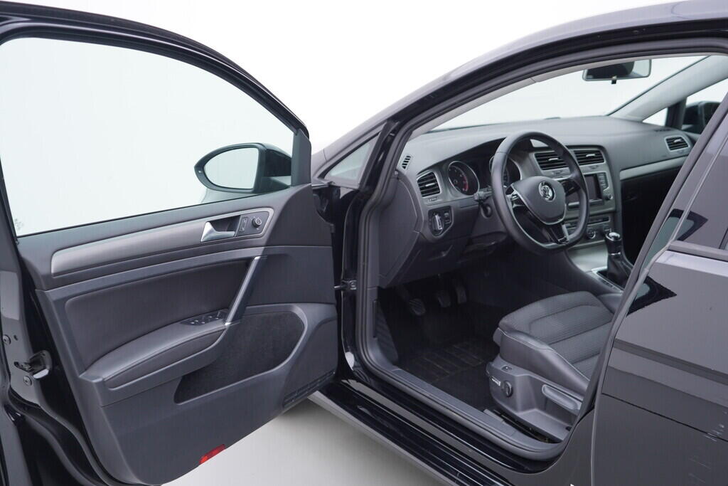 OV190V10073_18.webp_GOLF Comfortline 1.2 TSI 77 kW manuál