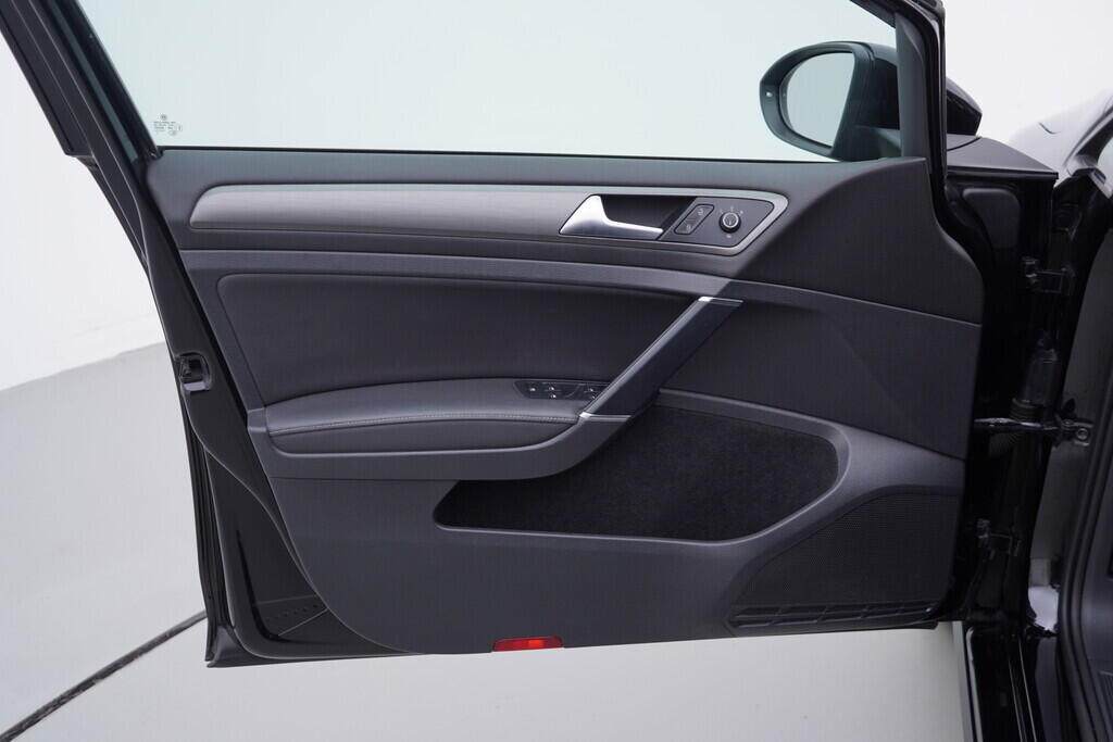 OV190V10073_19.webp_GOLF Comfortline 1.2 TSI 77 kW manuál