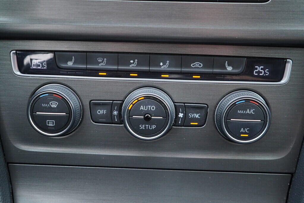 OV190V10073_33.webp_GOLF Comfortline 1.2 TSI 77 kW manuál