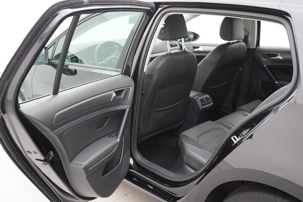 OV190V10073_35.webp_GOLF Comfortline 1.2 TSI 77 kW manuál