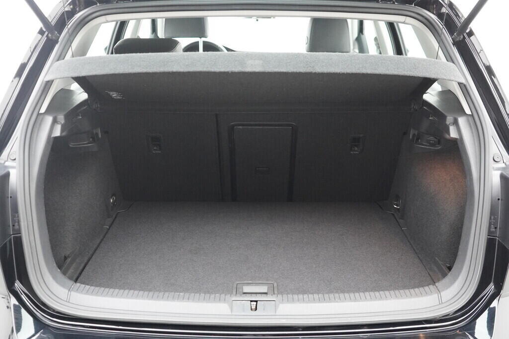 OV190V10073_38.webp_GOLF Comfortline 1.2 TSI 77 kW manuál