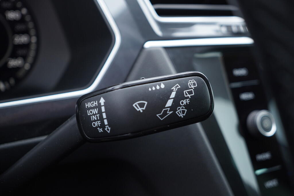 OV190V10074_25.webp_TIGUAN Carat 1.4 TSI 110 kW automat