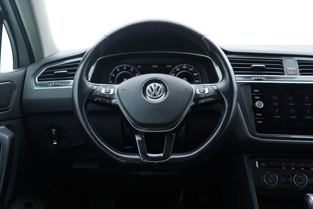 OV190V10074_27.webp_TIGUAN Carat 1.4 TSI 110 kW automat