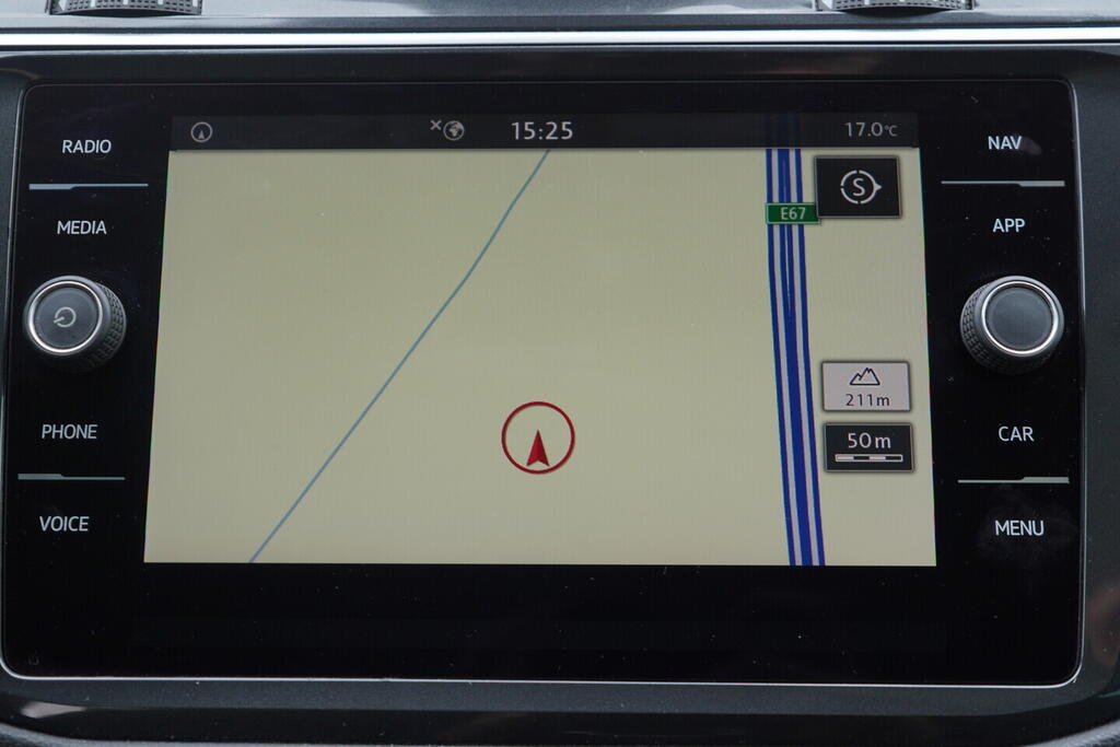 OV190V10074_32.webp_TIGUAN Carat 1.4 TSI 110 kW automat