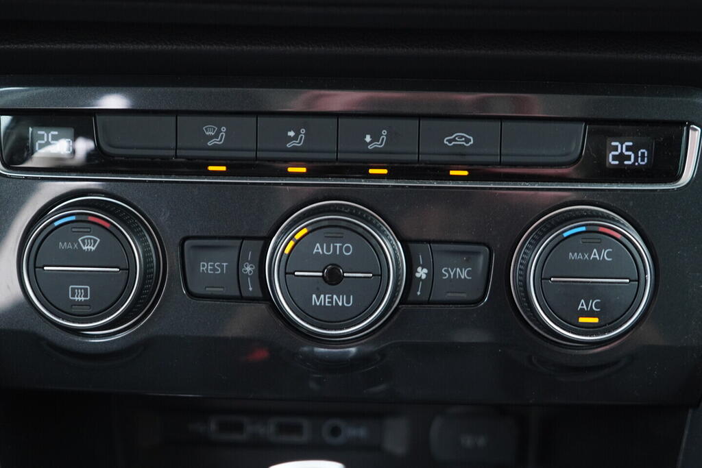 OV190V10074_33.webp_TIGUAN Carat 1.4 TSI 110 kW automat