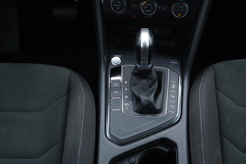 OV190V10074_34.webp_TIGUAN Carat 1.4 TSI 110 kW automat