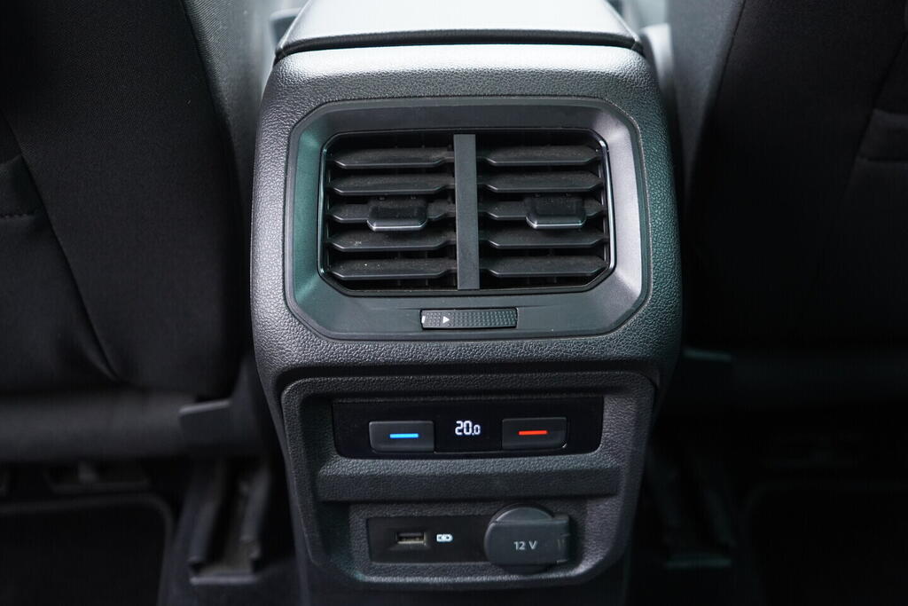 OV190V10074_36.webp_TIGUAN Carat 1.4 TSI 110 kW automat