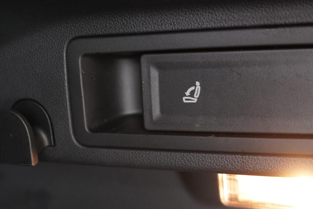 OV190V10074_40.webp_TIGUAN Carat 1.4 TSI 110 kW automat