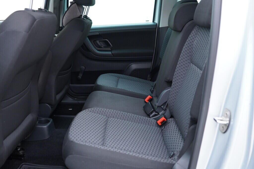 OV190V10076_32.webp_ROOMSTER Ambition 1.2 TSI 63 kW manuál