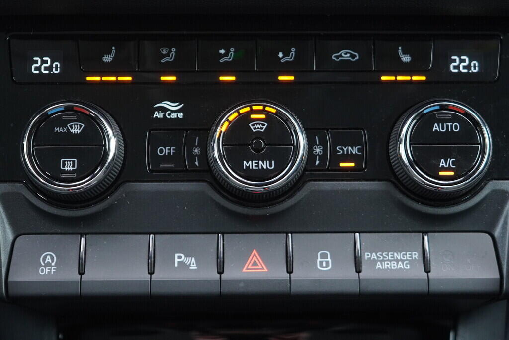 OV190V10085_34.webp_KAROQ Selection 1.5 TSI 110 kW automat, DPH