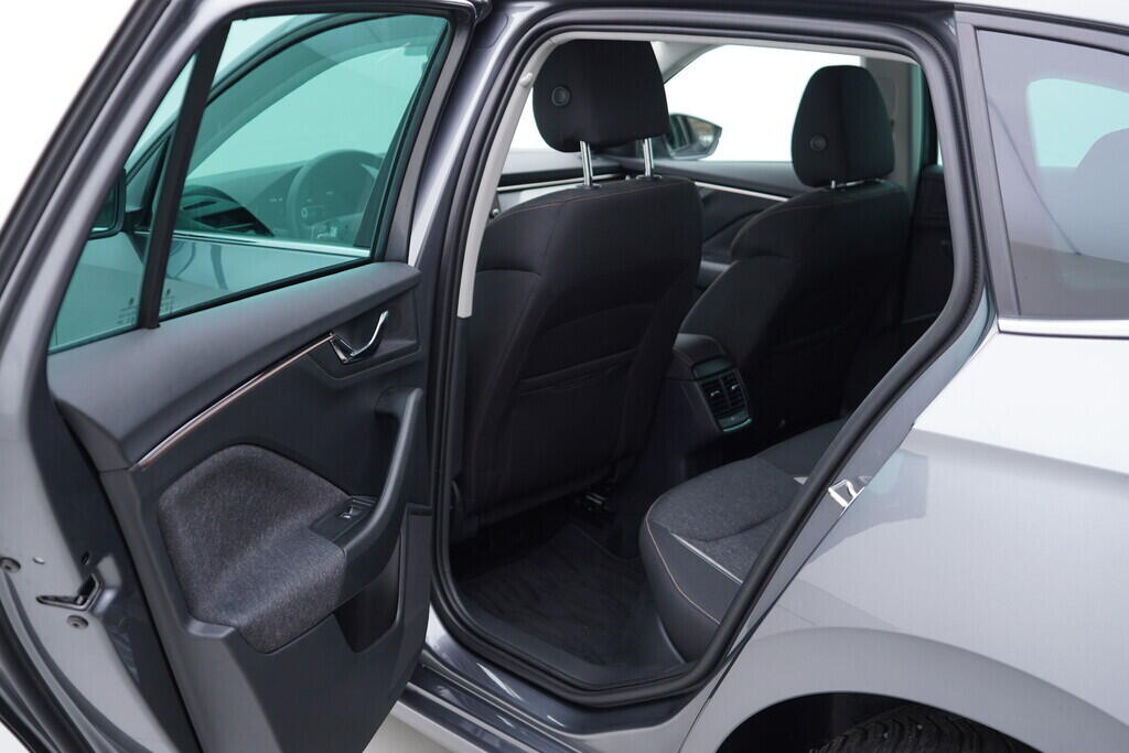 OV190V10089_33.webp_SCALA Top Selection 1.0 TSI 85 kW automat, DPH