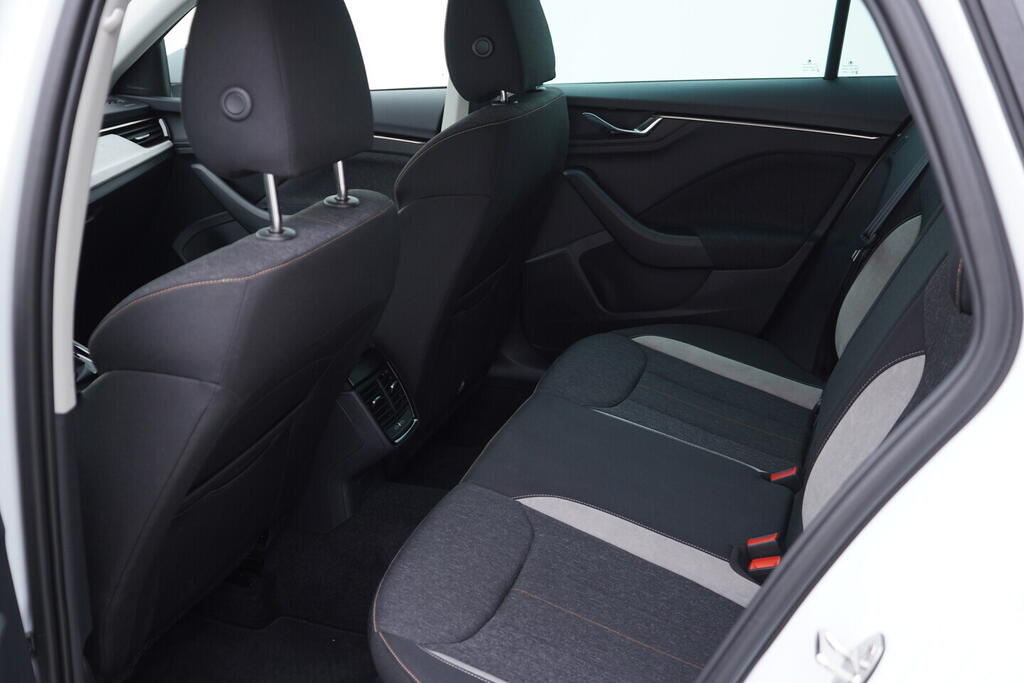 OV190V10090_36.webp_SCALA  1.0 TSI 85 kW automat, DPH