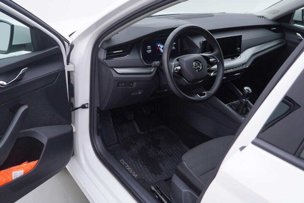 OV190V10091_18.webp_OCTAVIA Ambition 2.0 TDI 85 kW manuál, DPH