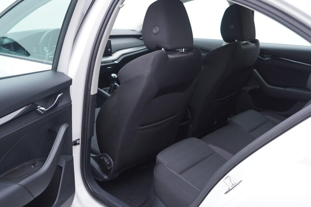 OV190V10091_33.webp_OCTAVIA Ambition 2.0 TDI 85 kW manuál, DPH