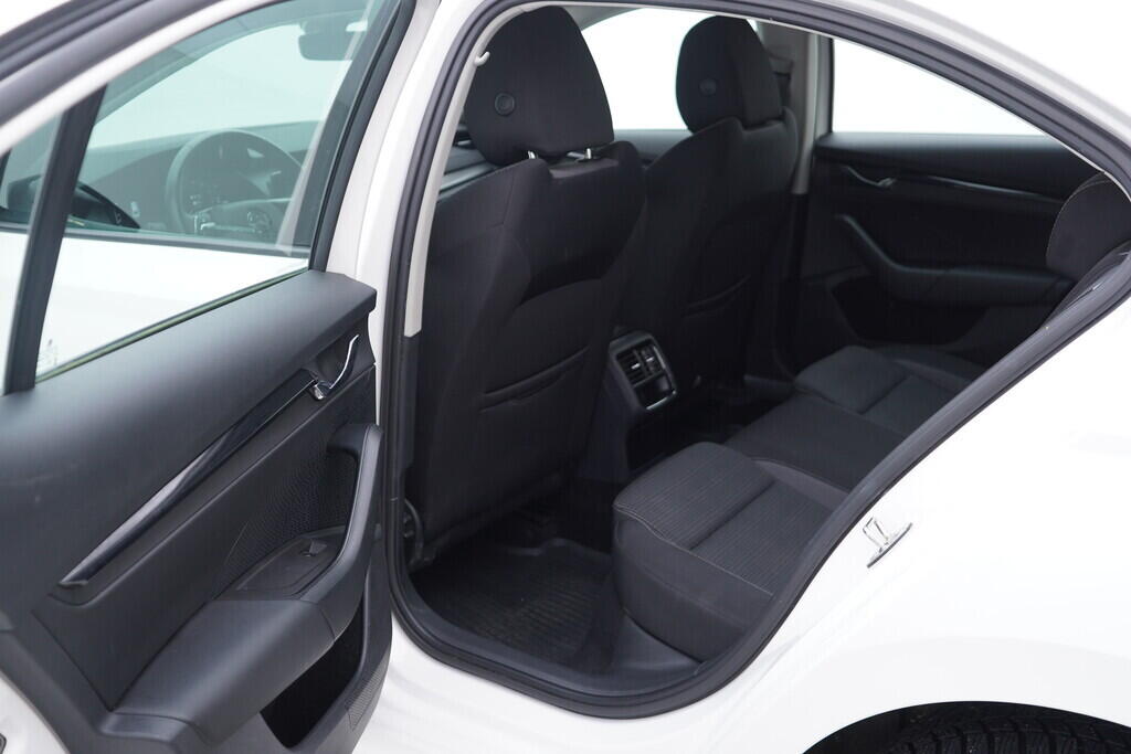 OV190V10092_34.webp_OCTAVIA Ambition 2.0 TDI 85 kW manuál, DPH