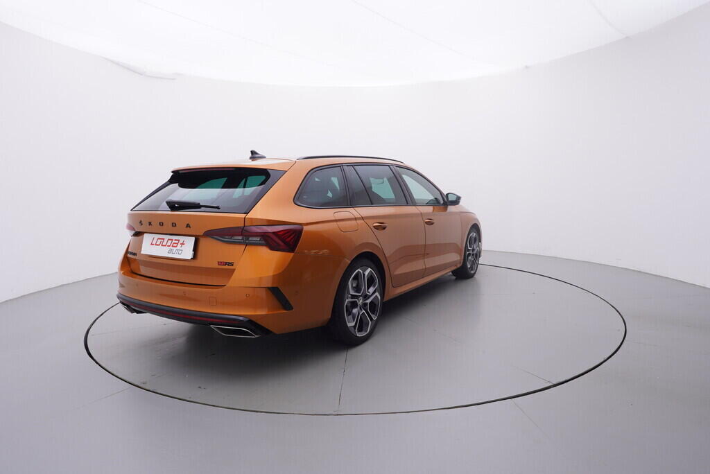 OV190V10093_14.webp_OCTAVIA RS 2.0 TSI 180 kW automat, DPH