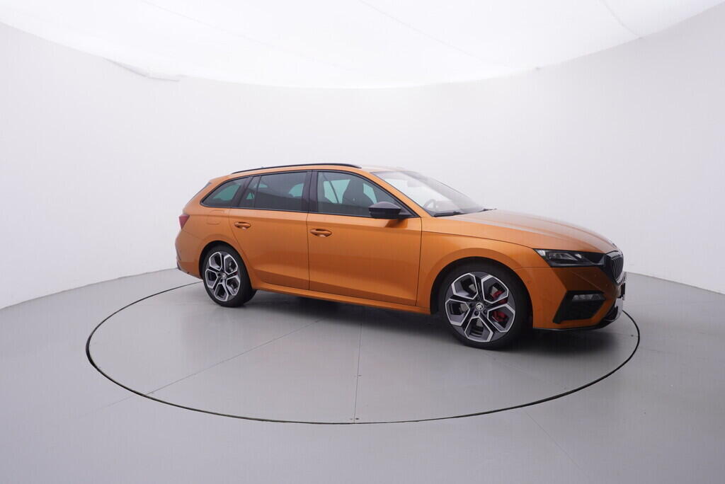 OV190V10093_16.webp_OCTAVIA RS 2.0 TSI 180 kW automat, DPH