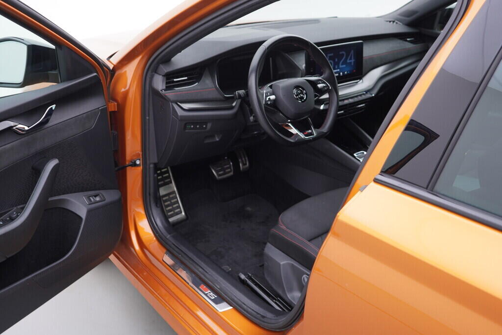 OV190V10093_18.webp_OCTAVIA RS 2.0 TSI 180 kW automat, DPH