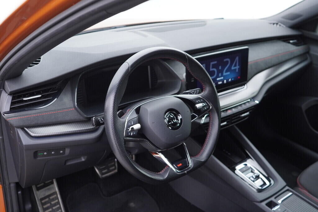 OV190V10093_21.webp_OCTAVIA RS 2.0 TSI 180 kW automat, DPH