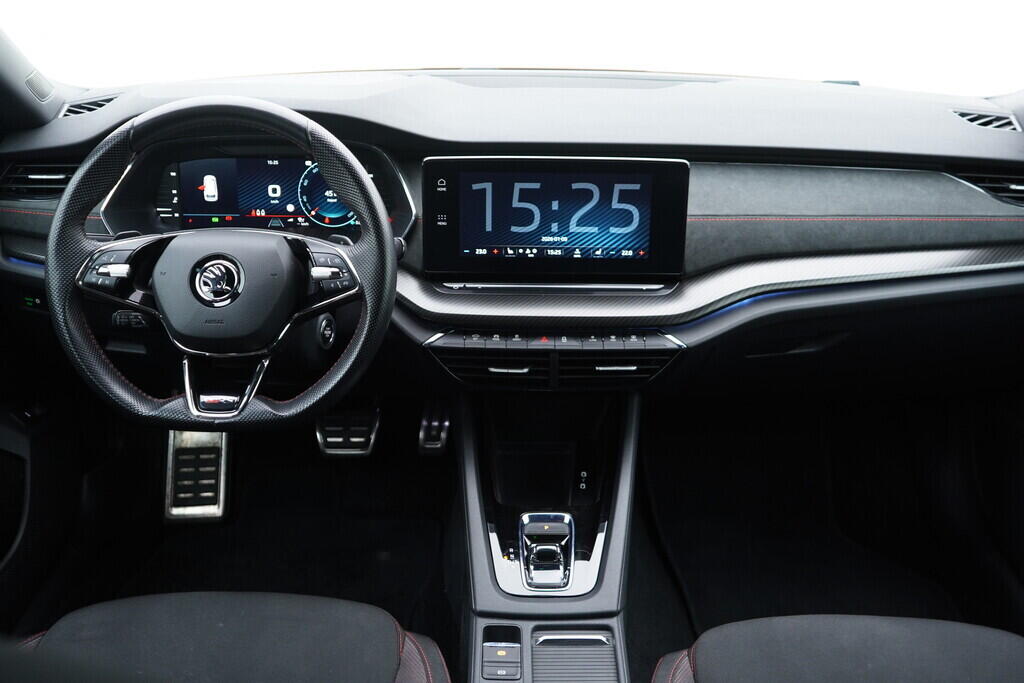 OV190V10093_27.webp_OCTAVIA RS 2.0 TSI 180 kW automat, DPH