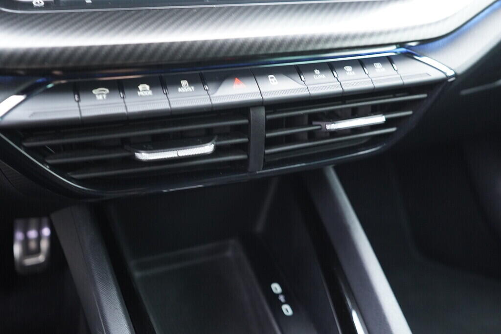 OV190V10093_34.webp_OCTAVIA RS 2.0 TSI 180 kW automat, DPH