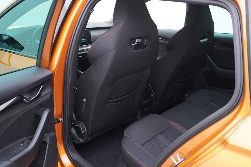 OV190V10093_36.webp_OCTAVIA RS 2.0 TSI 180 kW automat, DPH