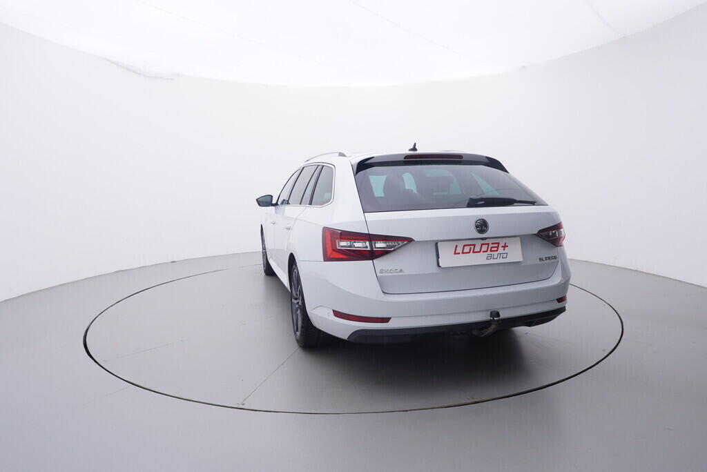 OV190V10094_13.webp_SUPERB L&K 2.0 TSI 162 kW automat