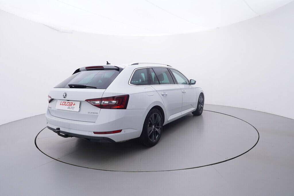 OV190V10094_14.webp_SUPERB L&K 2.0 TSI 162 kW automat